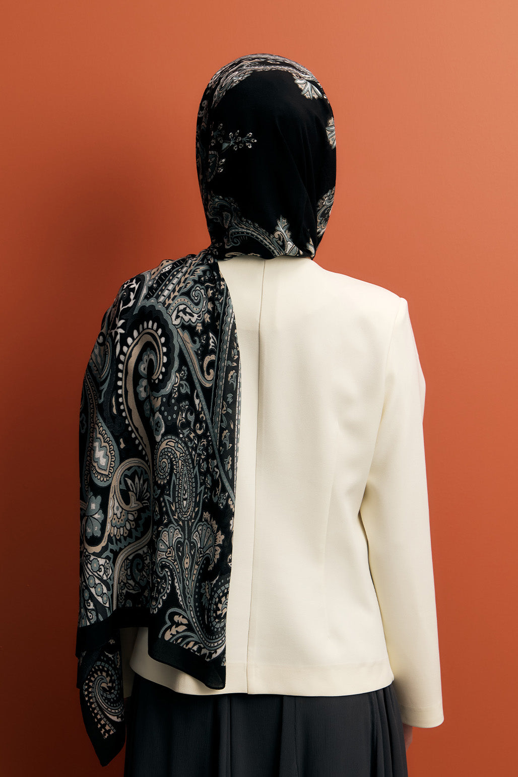 Desenli İpek Viskon Şal Siyah