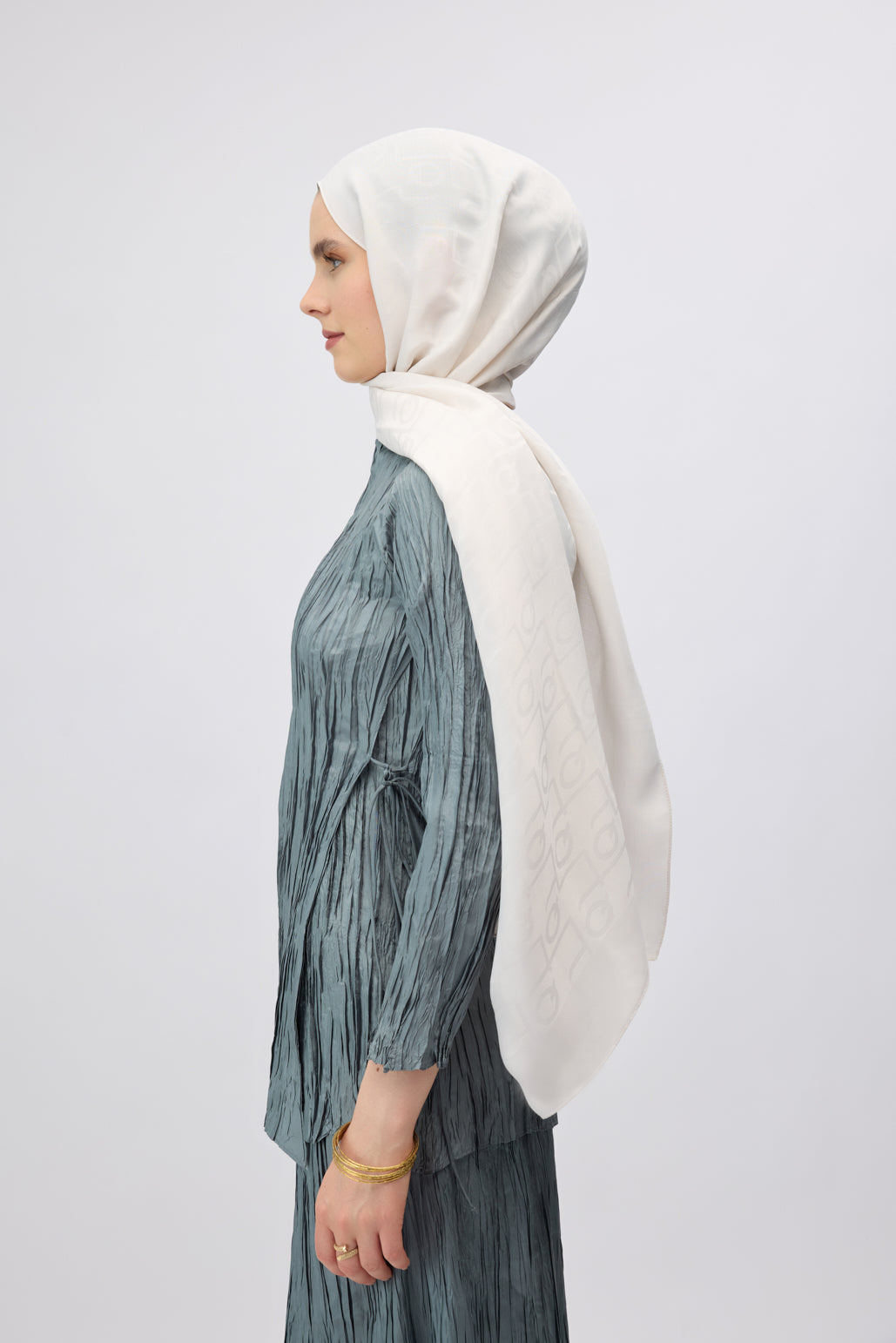 İpek Jakar Monogram Desen Şal Ekru Renk