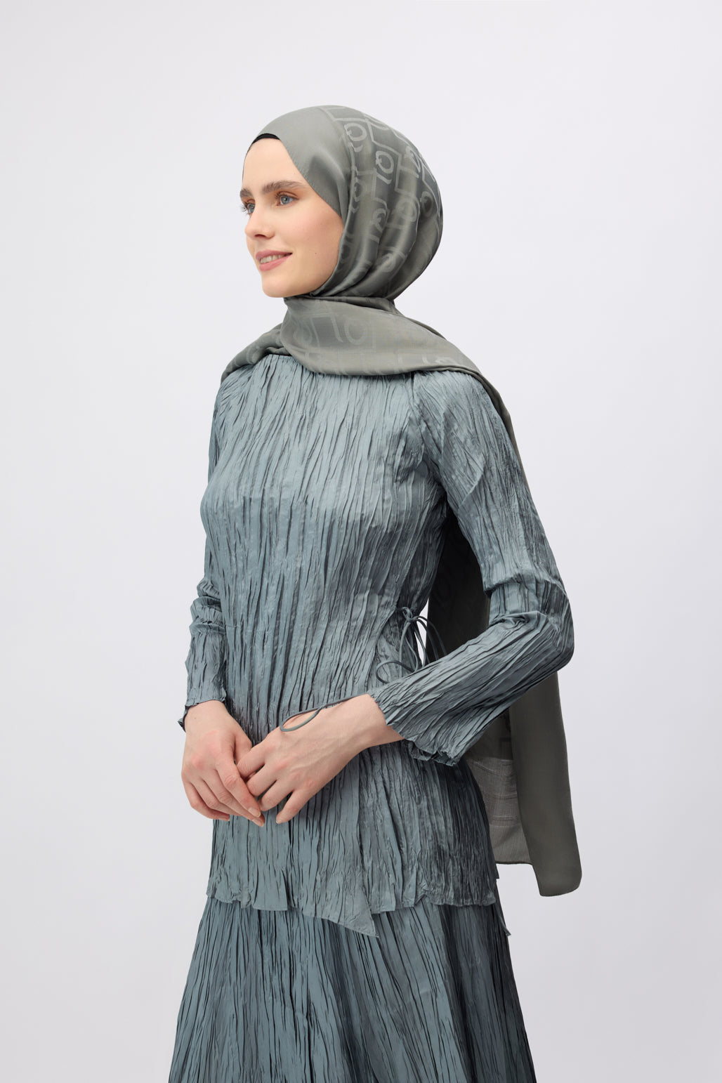 Gri İpek Jakar Monogram Desen Şal