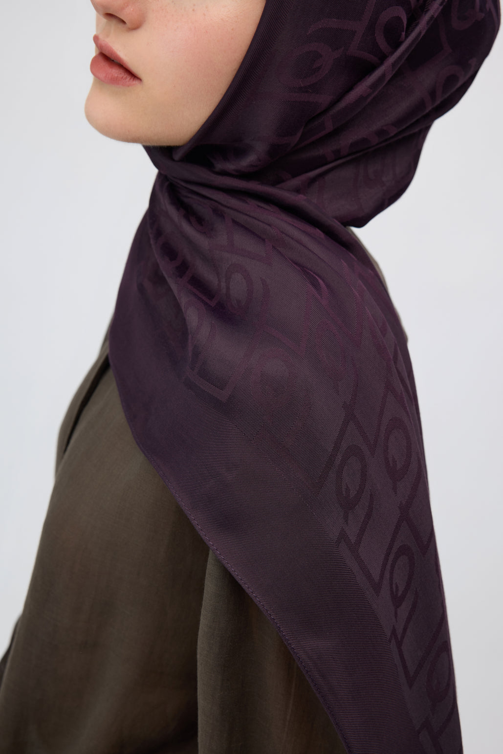 İpek Jakar Monogram Şal Mürdüm