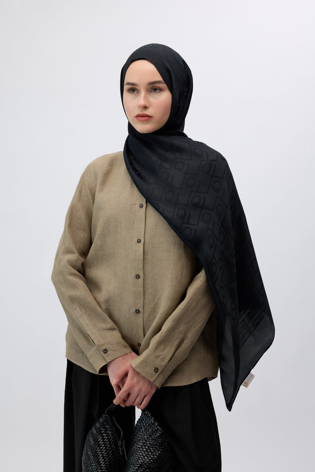 İpek Jakar Monogram Şal Siyah