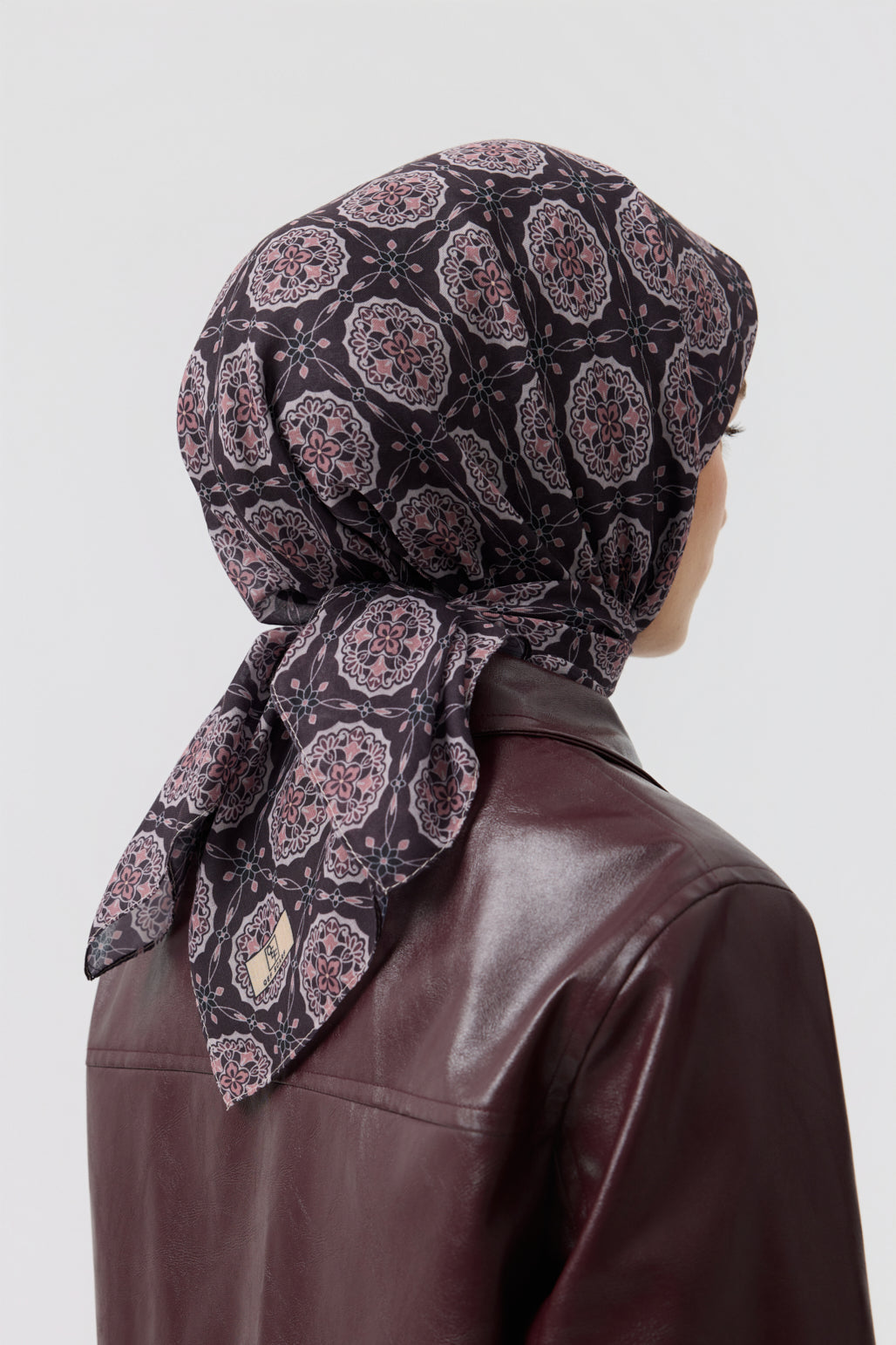 Pamuk Eşarp Medallion Mürdüm Eriği