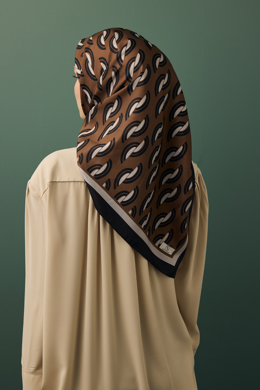 Kahverengi Desenli Twill İpek Eşarp Aura