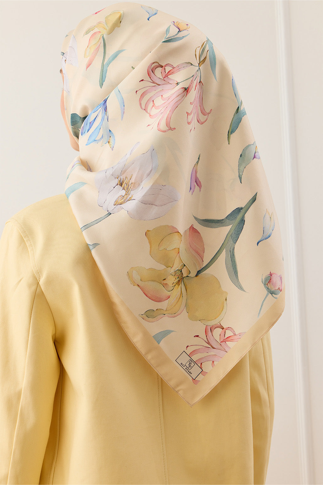 twill ipek eşarp hera çiçek desenli soft renk