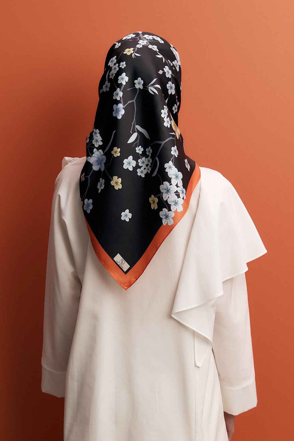 Çiçek Desenli Twill İpek Eşarp