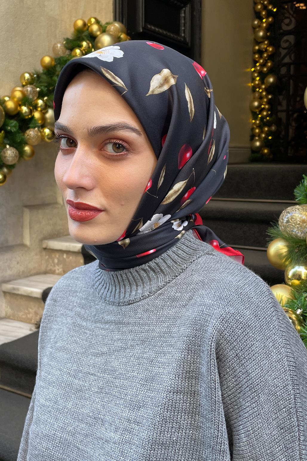 Cherry Eşarp