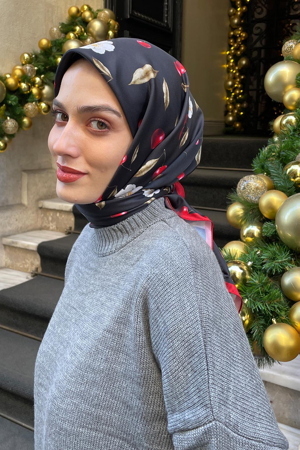 Cherry Eşarp