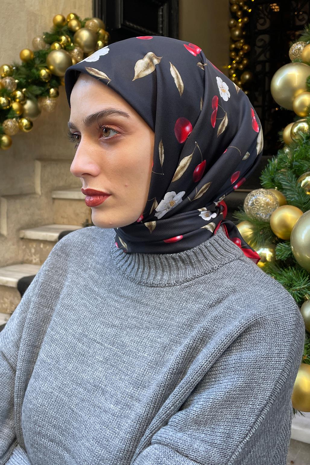 Cherry Eşarp
