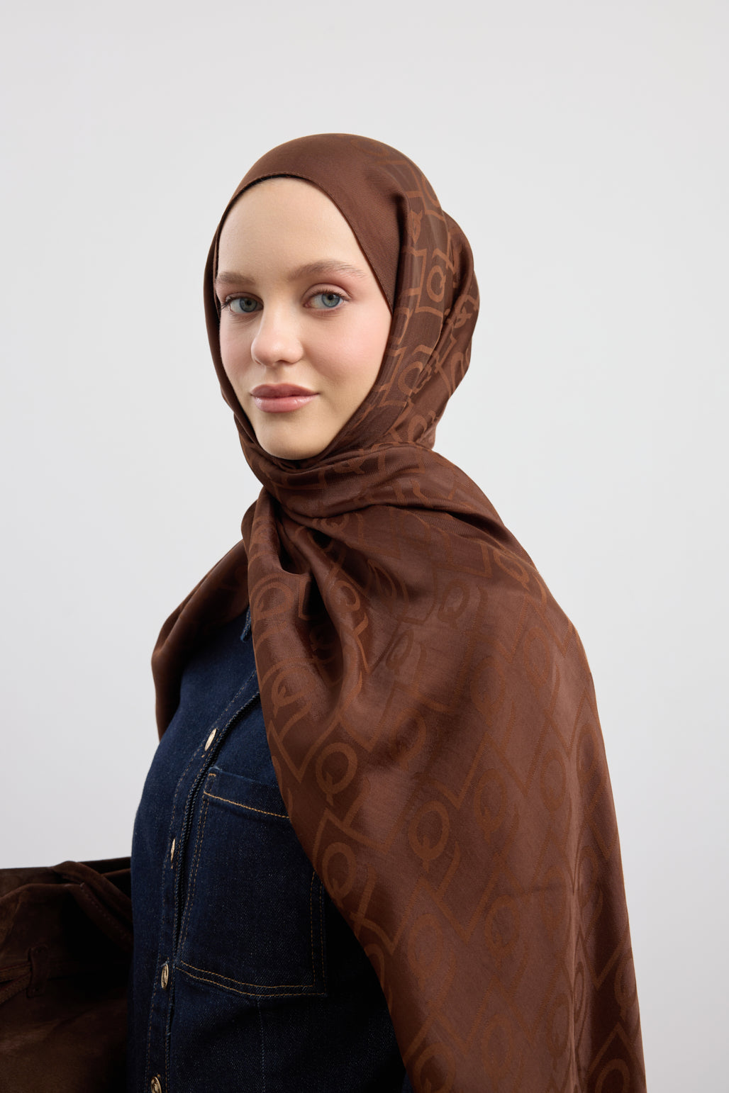 İpek Jakar Monogram Şal Acı Kahve